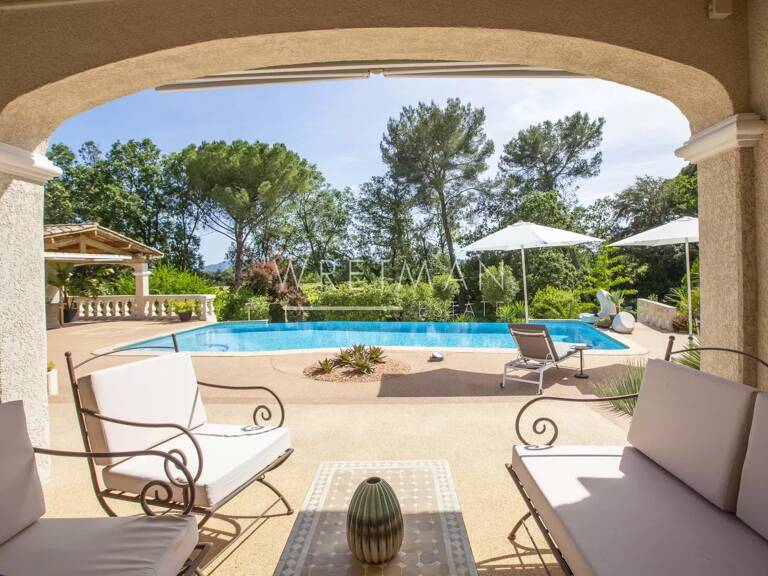 Exclusivité – Villa haute de gamme avec vue et piscine à déborde — photo 1