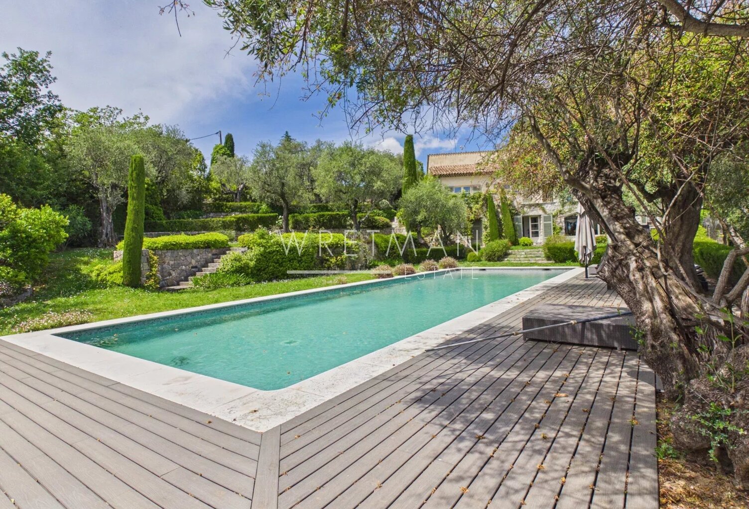 Propriété d’exception à vendre avec 5 chambres et grand piscine — photo 1