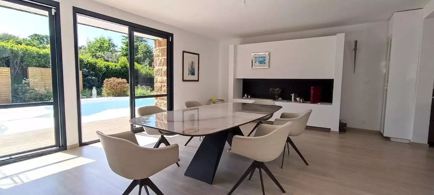 Photo Villa de 8 pièces Saint-Thégonnec Loc-Eguiner