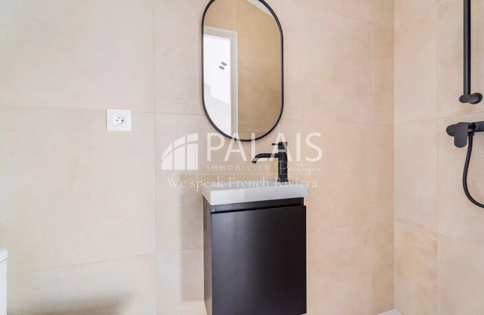 // NICE - WILSON STUDIO MANSARDÉ RÉNOVÉ // — photo 4