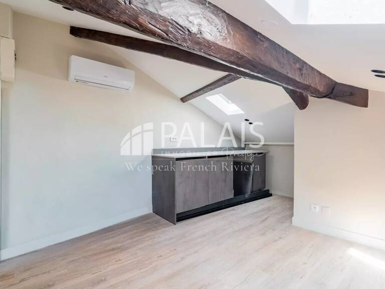 // NICE - WILSON STUDIO MANSARDÉ RÉNOVÉ // — photo 1