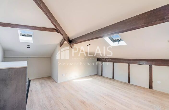 // NICE - WILSON STUDIO MANSARDÉ RÉNOVÉ // — photo 2