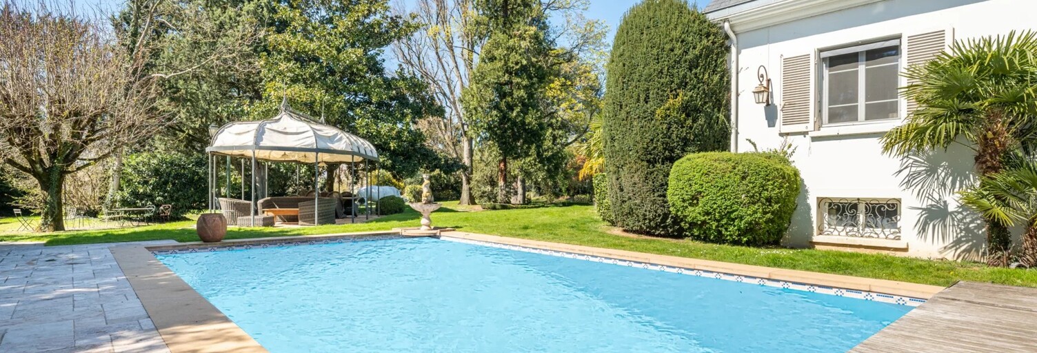 Maison 10 Pièces 325 m² à vendre à Montmerle-sur-Saône (01090)