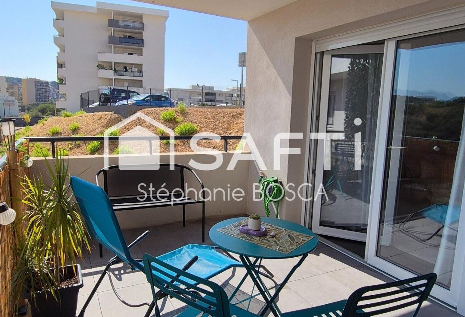 DOUBLE GARAGE, TERRASSES ET VUE DEGAGEE ! — photo 1