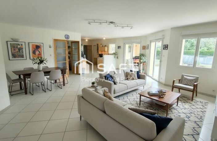 Plain-pied 218m², 6 chambres, 2189m² terrain — photo 2