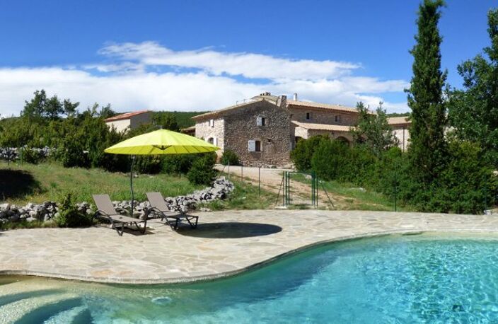 Magnifique propriété de 20 hectares dans la campagne provençale — photo 2
