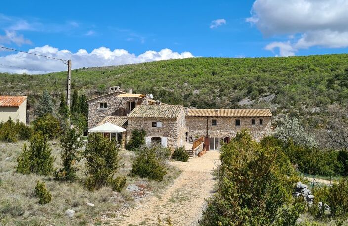 Magnifique propriété de 20 hectares dans la campagne provençale — photo 5