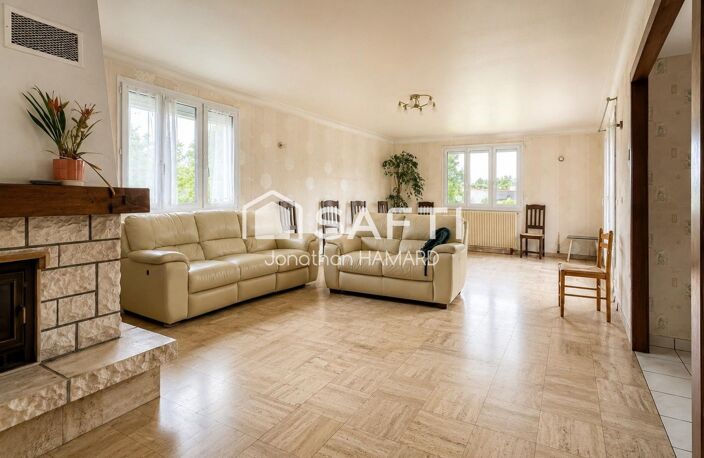 ORVAULT BOURG  Maison familiale avec terrain exceptionnel de 1500 m² sans vis-à-vis : un potentiel rare à révéler ! — photo 5