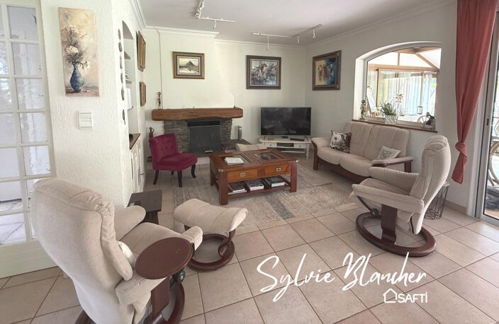 MAISON 8 PIECES - 5 CHAMBRES - 1 BUREAU - TERRAIN DE 1 107 M2 — photo 4