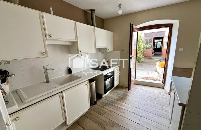 Maison avec une cour — photo 4