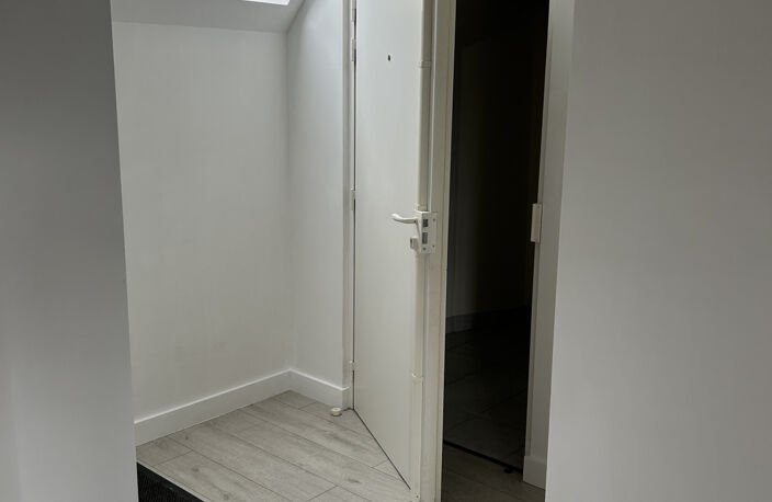 Poitiers- Centre ville- Appartement type 2 en excellent état — photo 3
