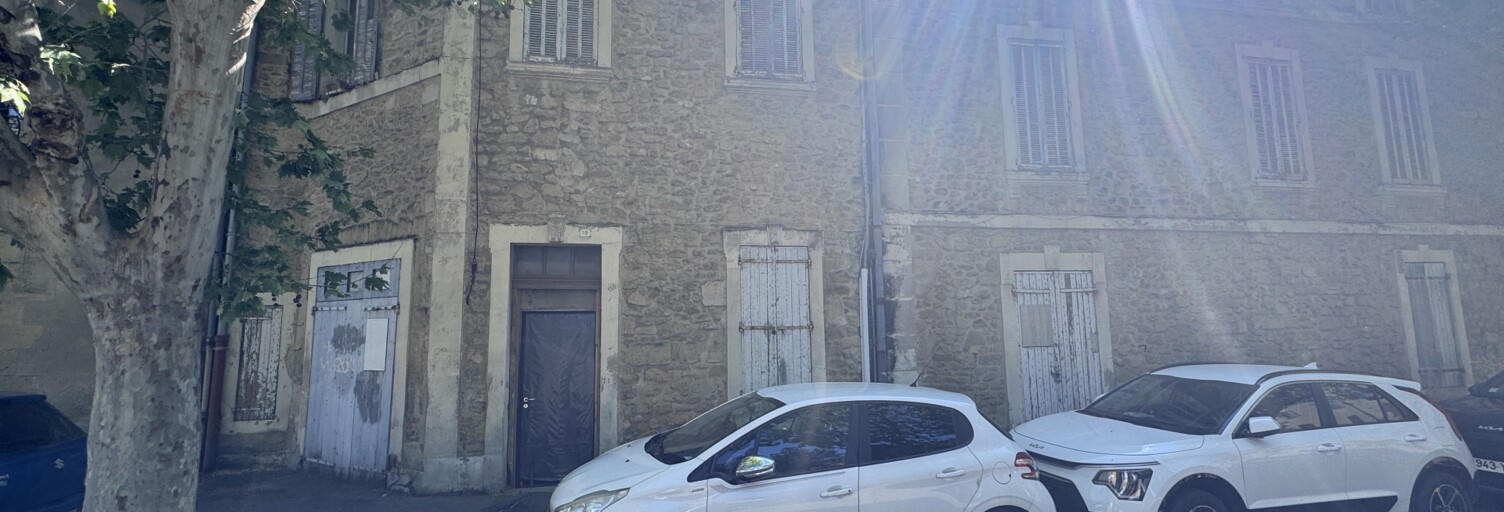 Immeuble  400 m² à vendre à Salon-de-Provence (13300)