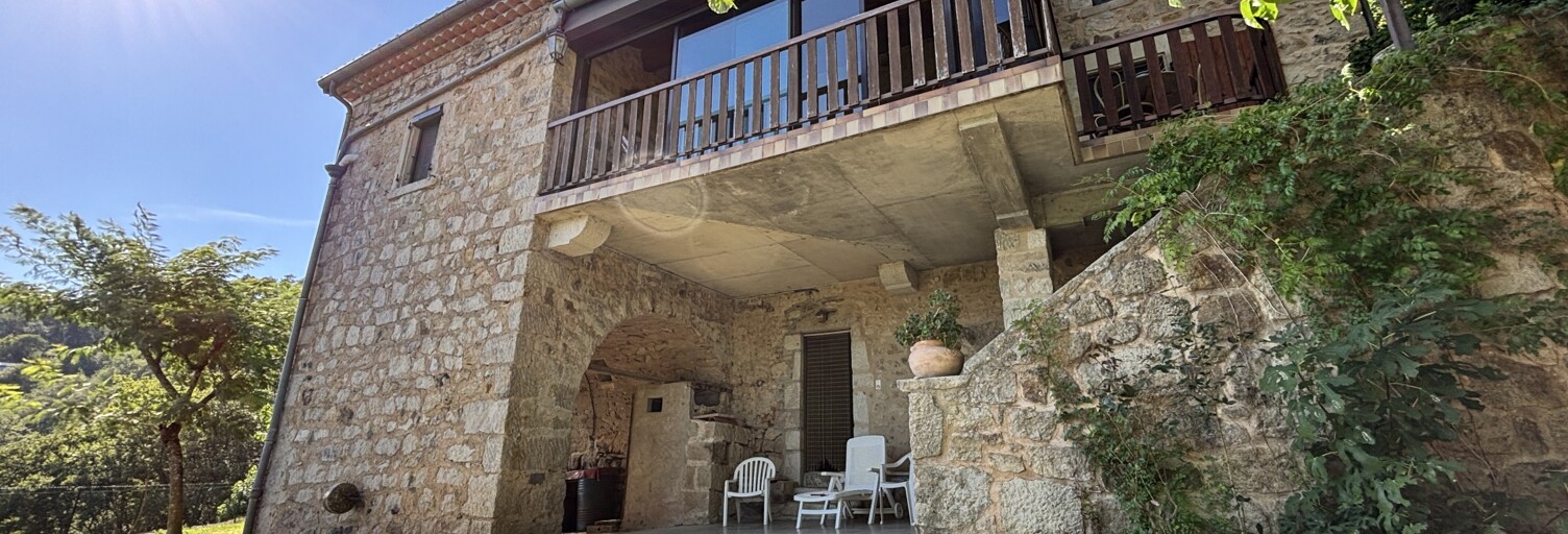 Maison 10 Pièces 220 m² à vendre à Vinezac (07110)