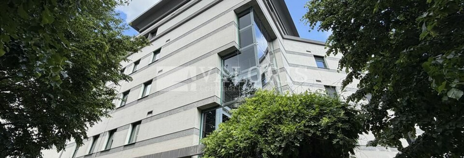 Bureau  325 m² à louer à Lyon 9 (69009)