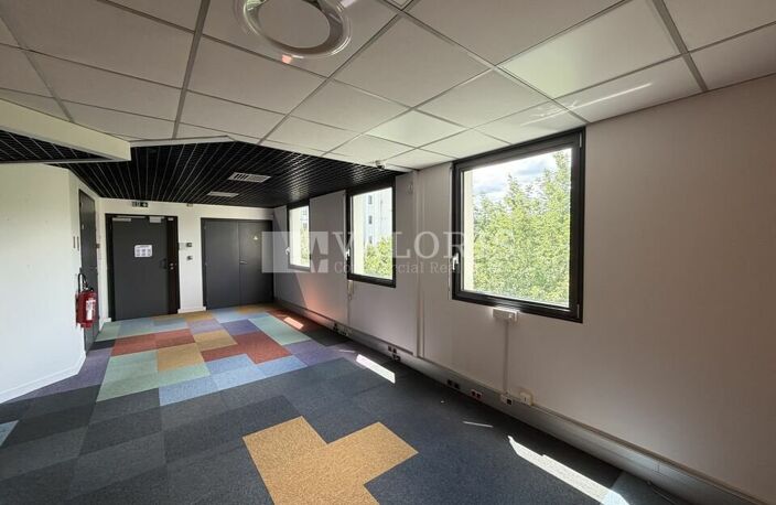 BUREAUX à LOUER — photo 2