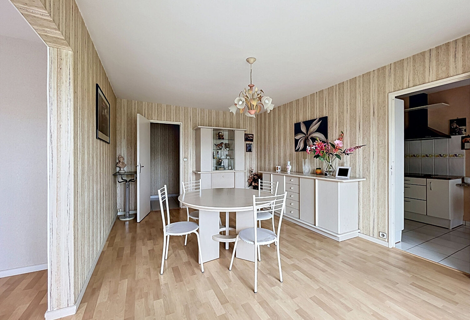 Appartement Saint Herblain : Quartier La Bernardière, traversant, 3 chambres + potentiel 4e. loggia, parking, cave — photo 1
