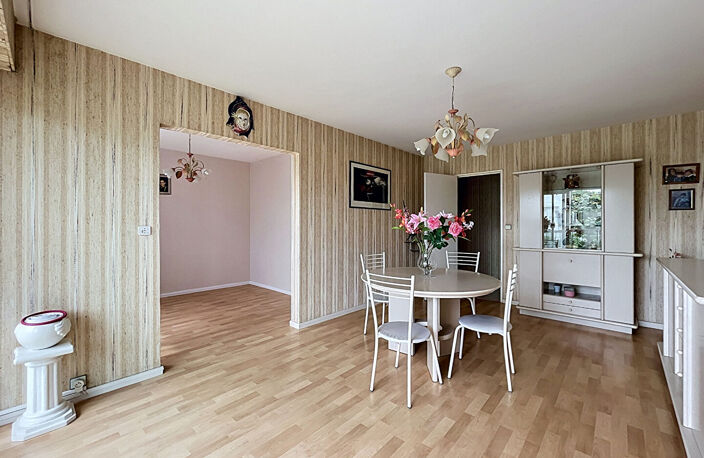 Appartement Saint Herblain : Quartier La Bernardière, traversant, 3 chambres + potentiel 4e. loggia, parking, cave — photo 2