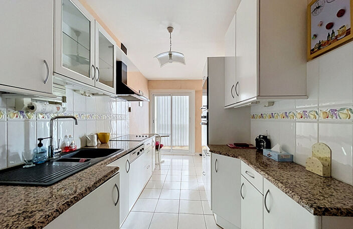 Appartement Saint Herblain : Quartier La Bernardière, traversant, 3 chambres + potentiel 4e. loggia, parking, cave — photo 4