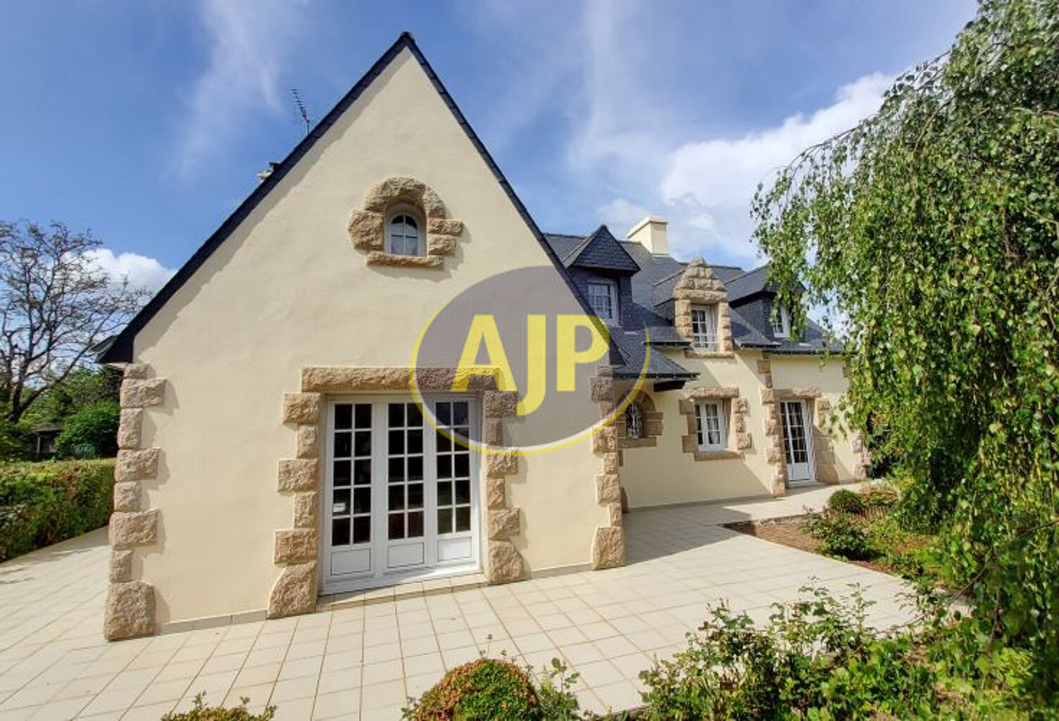 Coup de coeur - Maison de caractère sur parc arboré — photo 1