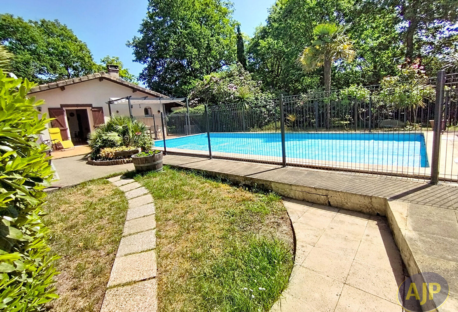 AUDENGE - MAISON 4 CHAMBRES AVEC PISCINE ET GARAGE — photo 1