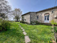 À seulement 15 minutes de Villeneuve-sur-Lot, dans un environnement campagne particulièrement calme et verdoyant, découvrez cette belle maison de caractère en pierres et colombages développant environ 181 m² habitables.  Implantée sur un vaste terrain d'e — photo 4