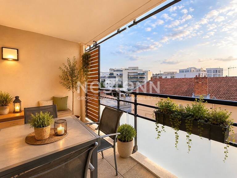 Appartement 3 pièces 2 chambres vendu loué avec terrasse et garage - 69500 BRON — photo 1