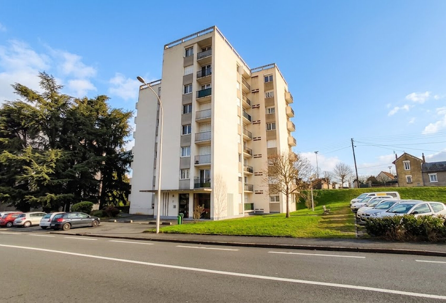 BEL APPARTEMENT TYPE 3 DERNIER ETAGE — photo 1
