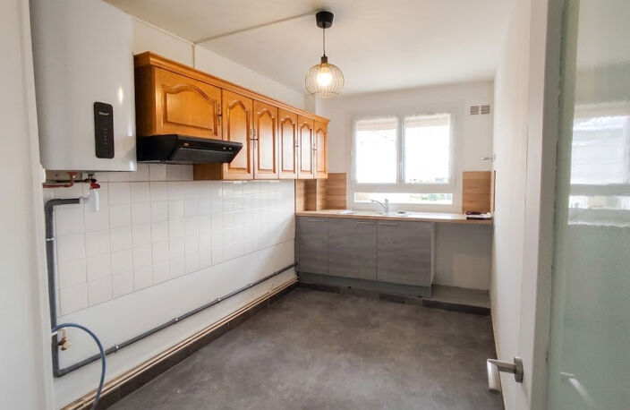 BEL APPARTEMENT TYPE 3 DERNIER ETAGE — photo 2