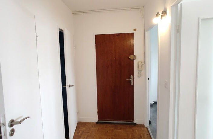BEL APPARTEMENT TYPE 3 DERNIER ETAGE — photo 3