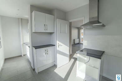 Appartement 3 pièces 755 €