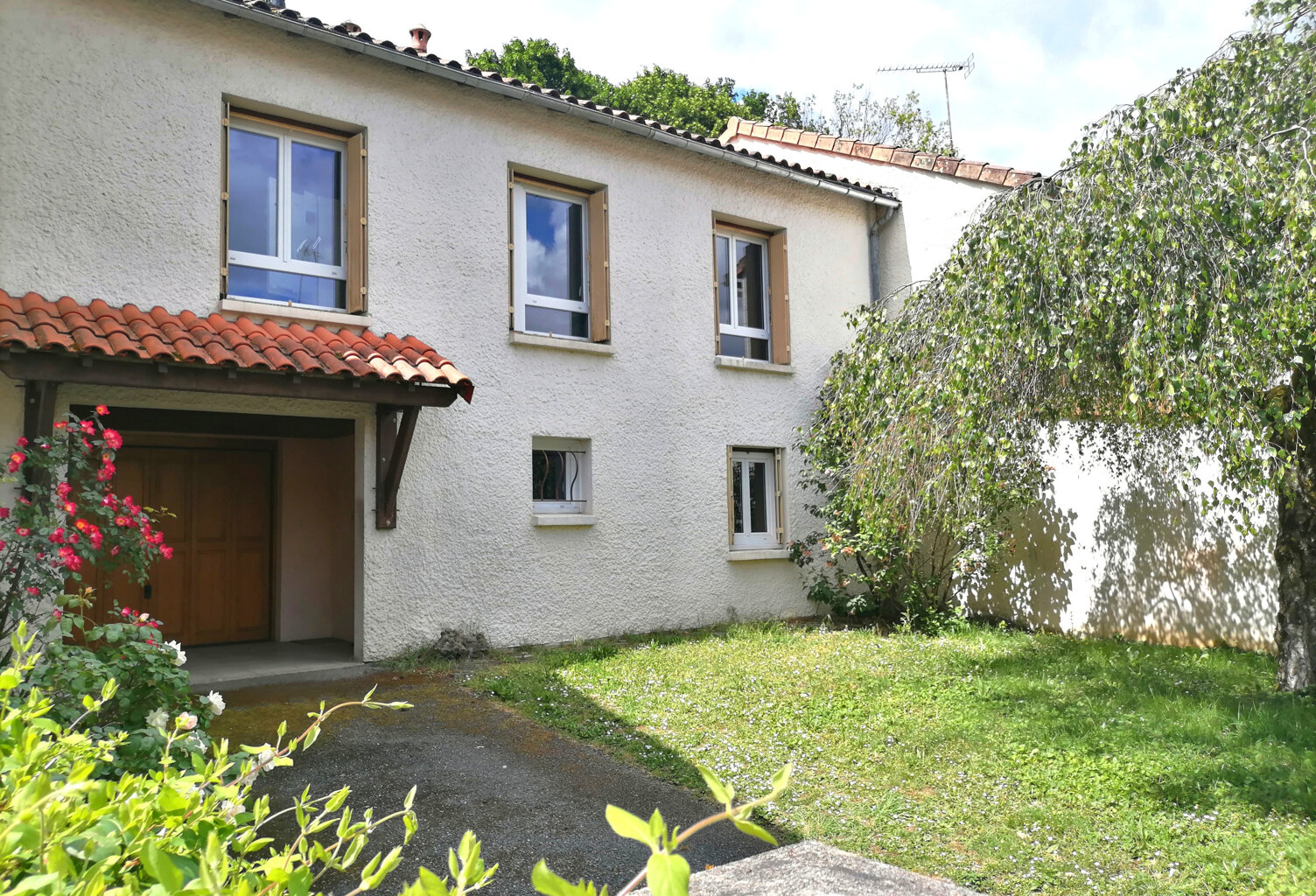 SAINT-BENOIT - MAISON T 5 — photo 1