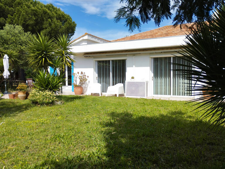 VILLA PLAIN PIED QUATRE CHAMBRES PLAGES A PIED PLEINE PROPRIETE — photo 1