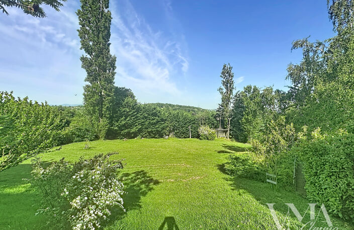 Sur les hauteurs de Lissieu, maison sur grande parcelle. — photo 2