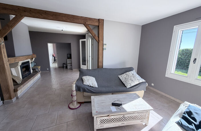 Maison de plain pied avec piscine et parc — photo 4