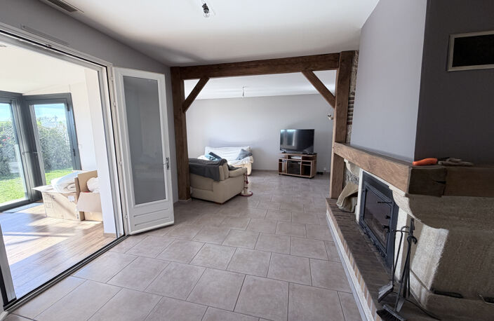 Maison de plain pied avec piscine et parc — photo 5