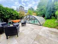Lumineuse contemporaine avec piscine et caves. — photo 2