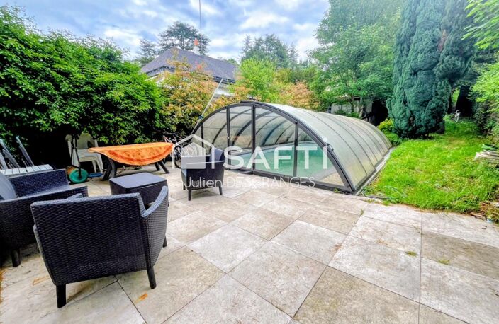Lumineuse contemporaine avec piscine et caves. — photo 2