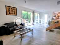 Lumineuse contemporaine avec piscine et caves. — photo 4