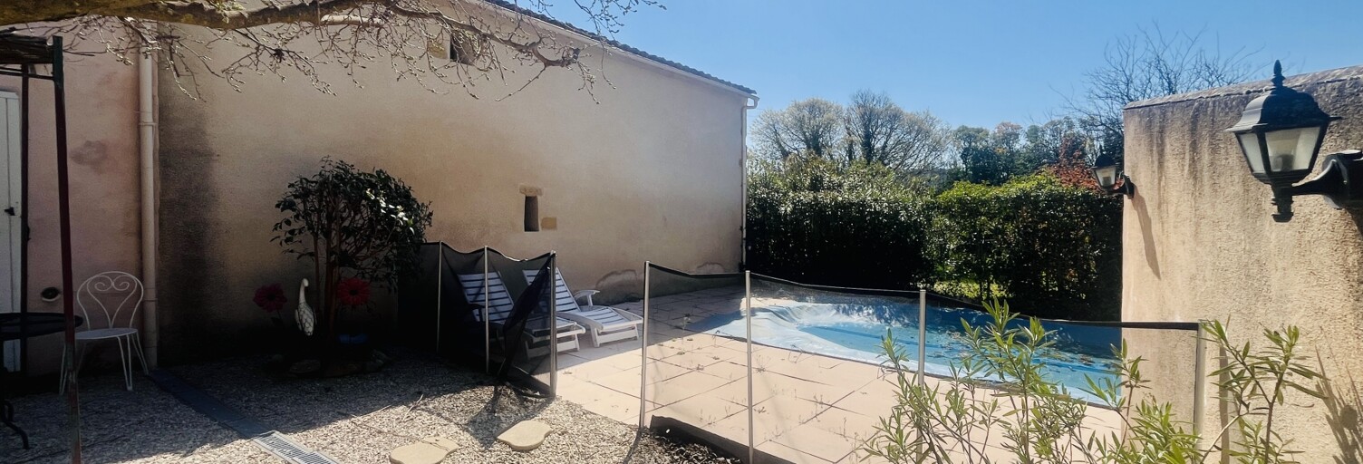 Maison 5 Pièces 100 m² à louer à Lourmarin (84160)