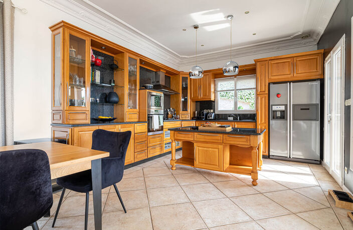 Maison de charme, 9 pièces, 193m2 -POMMIERS- VUE EXCEPTIONNELLE — photo 5