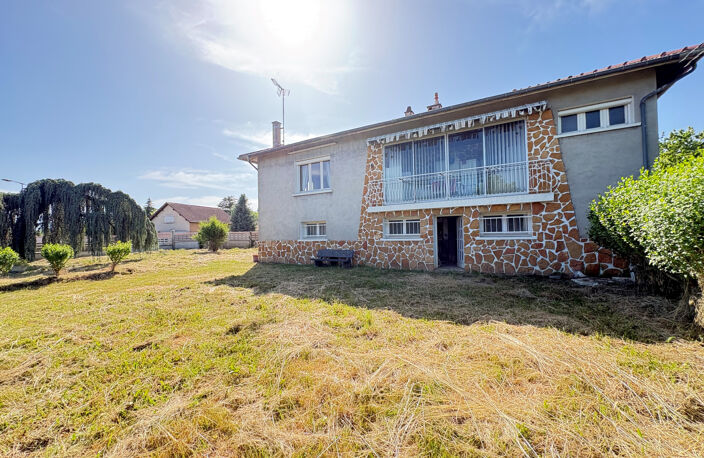 A vendre aux portes de Roanne, Maison à rénove sur 1150m2 de — photo 4