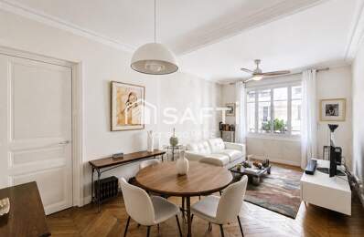 Charme de l'ancien (parquet, moulures, cheminée) — photo du bien