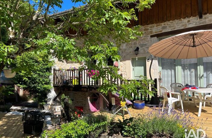 Vente Maison/villa 7 pièces — photo 2
