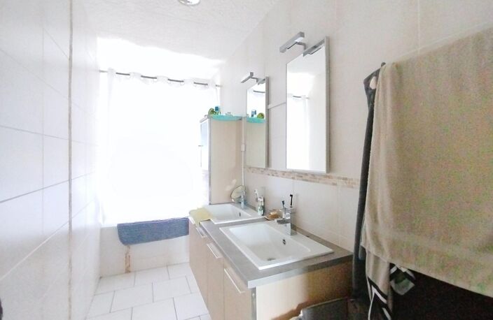 MAISON 3 CHAMBRES  SECTEUR RECHERCHÉ RIVE DROITE/ARDRIERS — photo 5