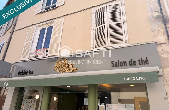 Appartement plein centre ville , rue piétonne , proximité de la place Gordaine. — photo 2