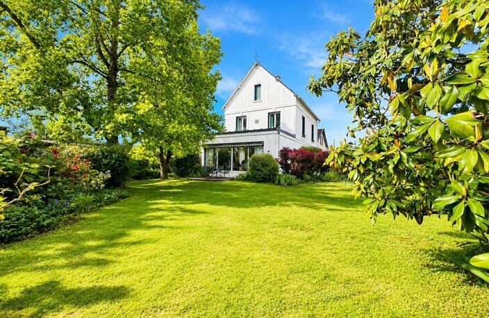 Vaste et belle maison de plus de 200 m² sur une parcelle de 1000 m² — photo 2