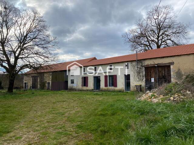 Corps de ferme 500m2 sur un terrain clos 1.5 ha — photo du bien