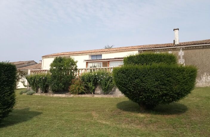 superbe maison charentaise vu sur l estuaire — photo 2