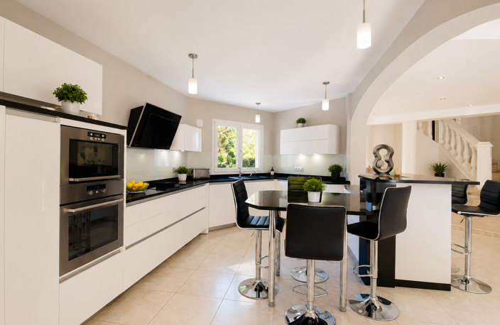 Dardilly   Maison familiale de 174 m2 avec piscine et terrai — photo 4