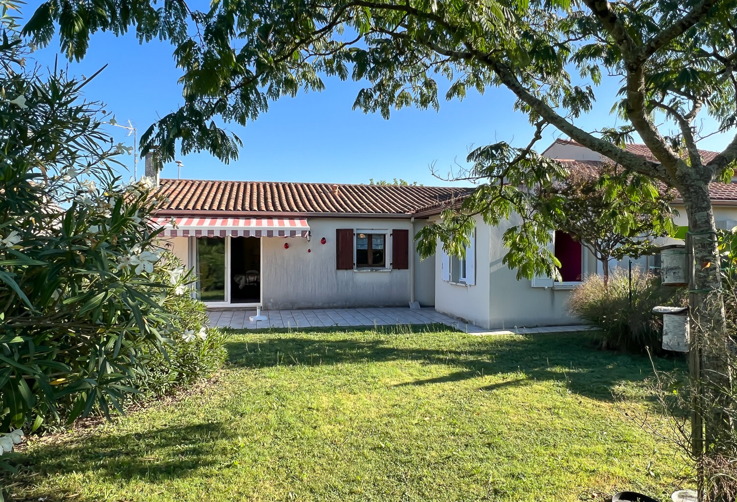 LA POSÉE — photo 1